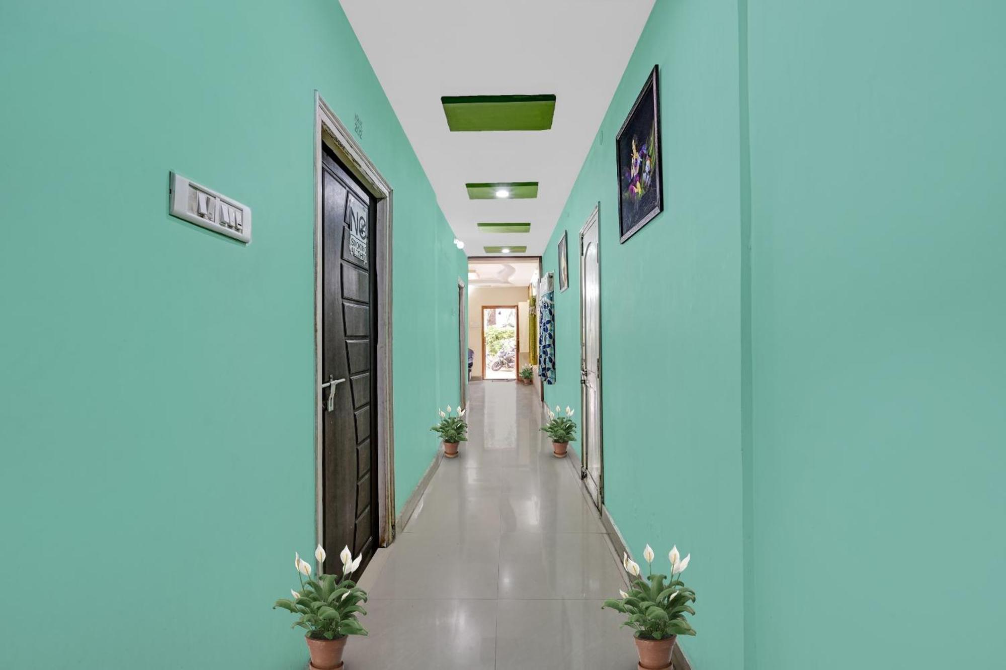 Spot On Sri Sai Teja Lodge Visakhapatnam Luaran gambar