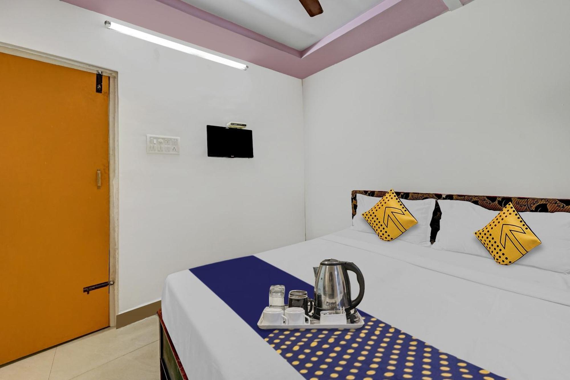 Spot On Sri Sai Teja Lodge Visakhapatnam Luaran gambar