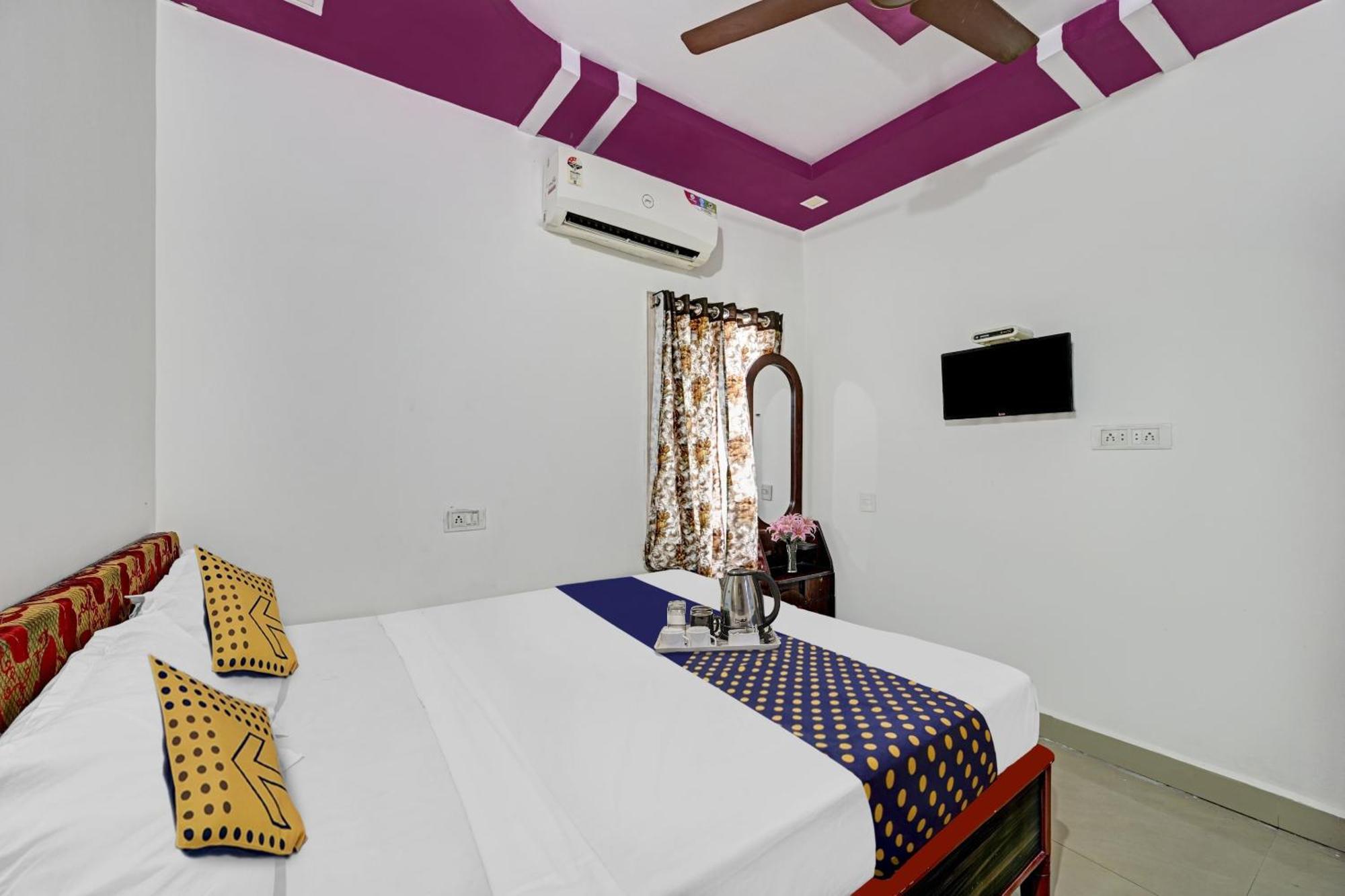 Spot On Sri Sai Teja Lodge Visakhapatnam Luaran gambar