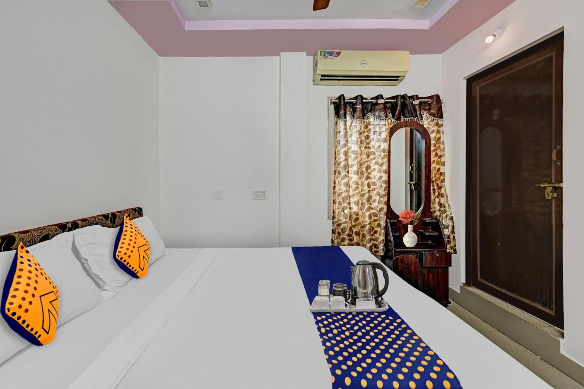 Spot On Sri Sai Teja Lodge Visakhapatnam Luaran gambar