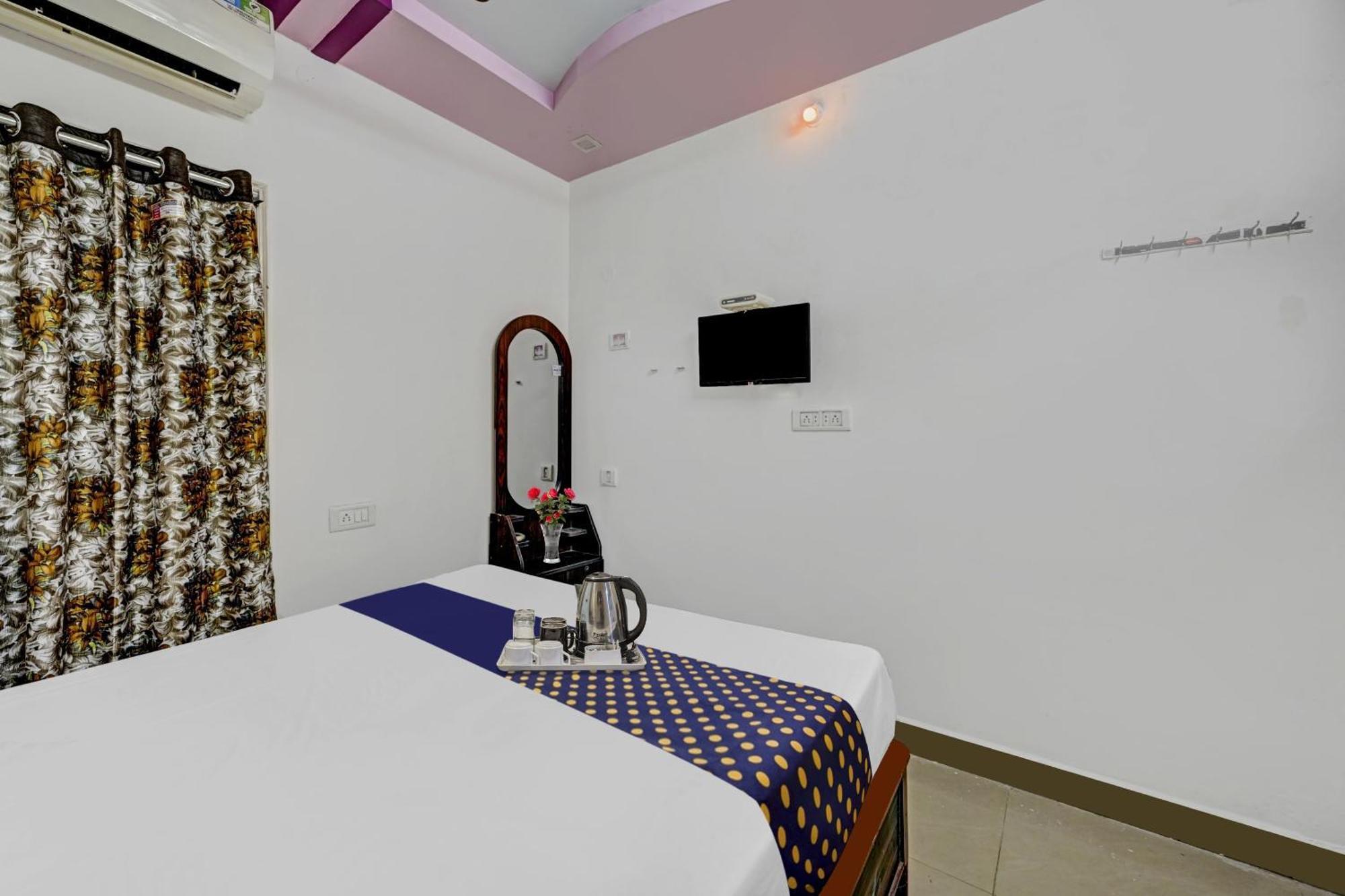 Spot On Sri Sai Teja Lodge Visakhapatnam Luaran gambar